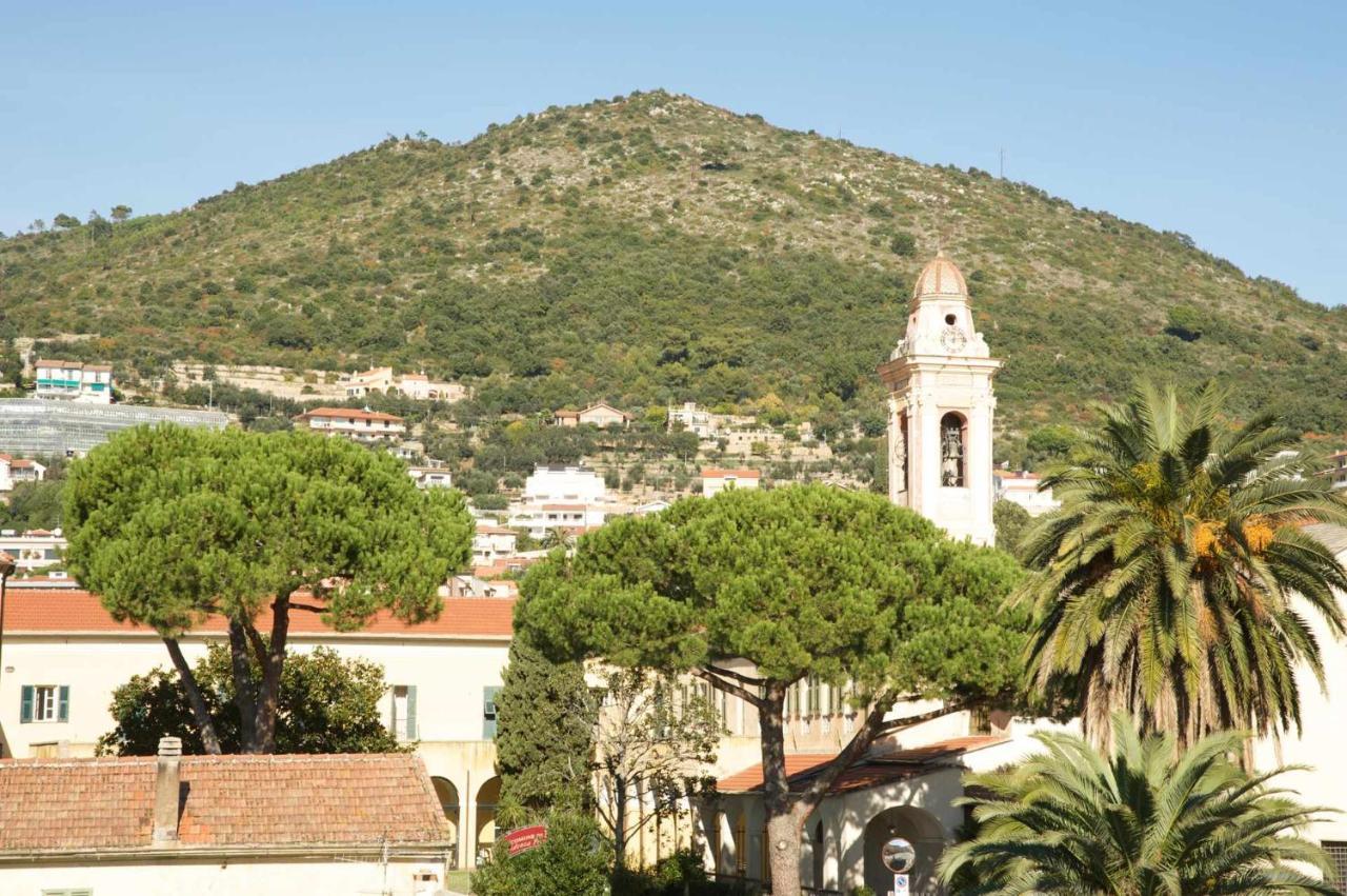 Cipriani 5 Rivieraholiday Pietra Ligure Dış mekan fotoğraf