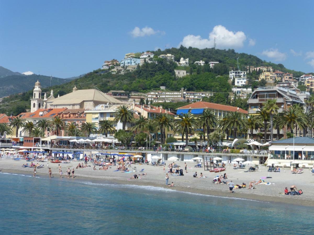 Cipriani 5 Rivieraholiday Pietra Ligure Dış mekan fotoğraf